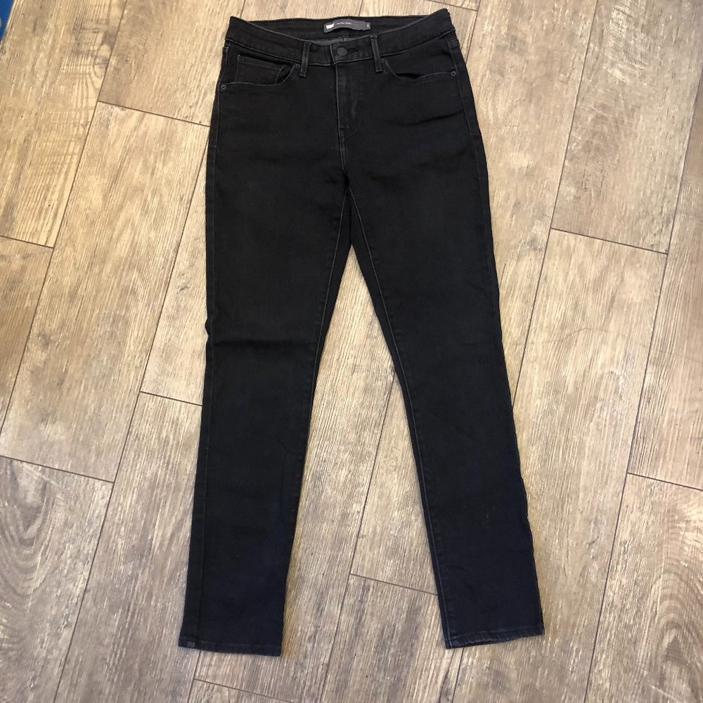 Levis Mid Rise Skinny Size 8